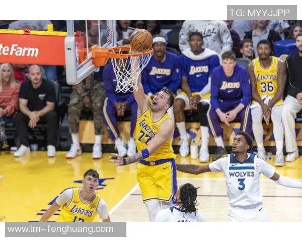 詹姆斯东契奇再显神威25分5篮板10助攻追平湖人传奇韦斯特与贝勒辉煌成就